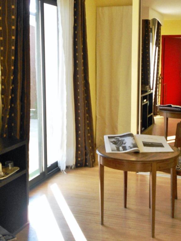 Masdani Hotel Chorges Bagian luar foto